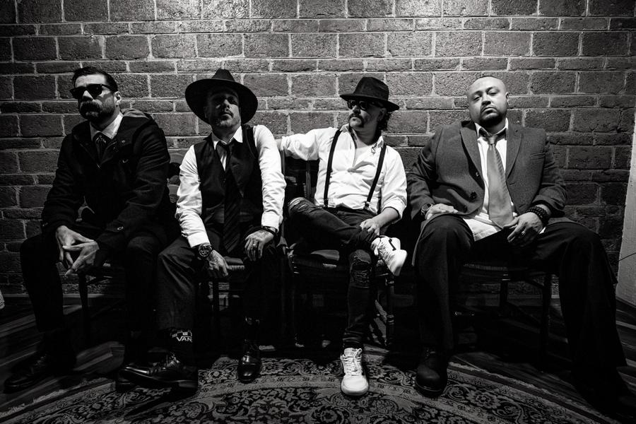 S7N band portrait, wide